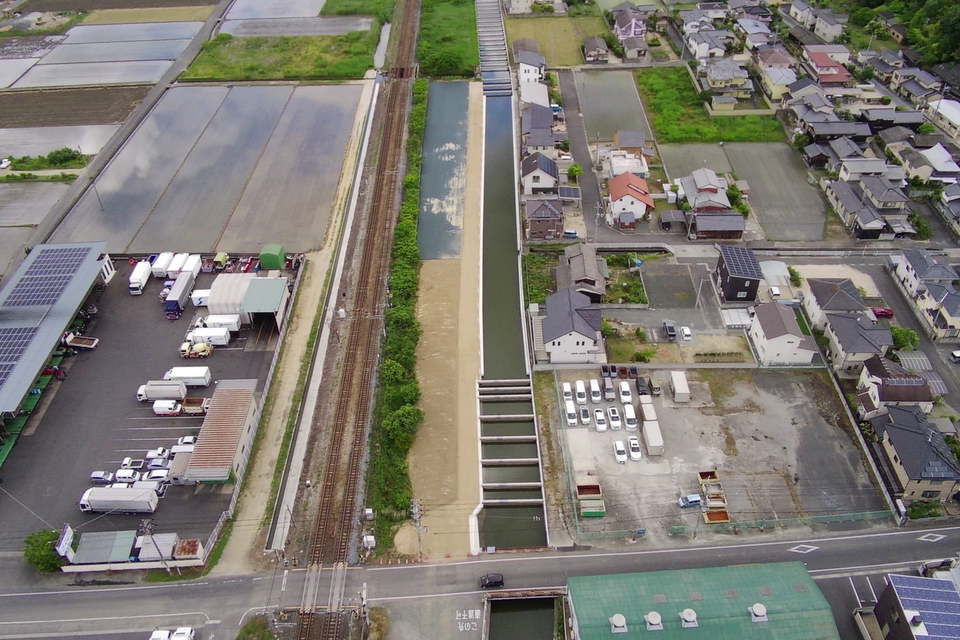 東六間川1地区第5-1工区 排水路工事の画像02