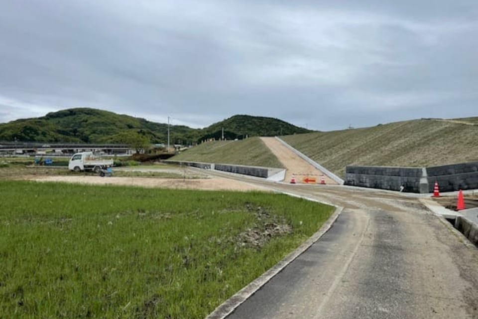 公共　河川工事(取合道工)の画像01