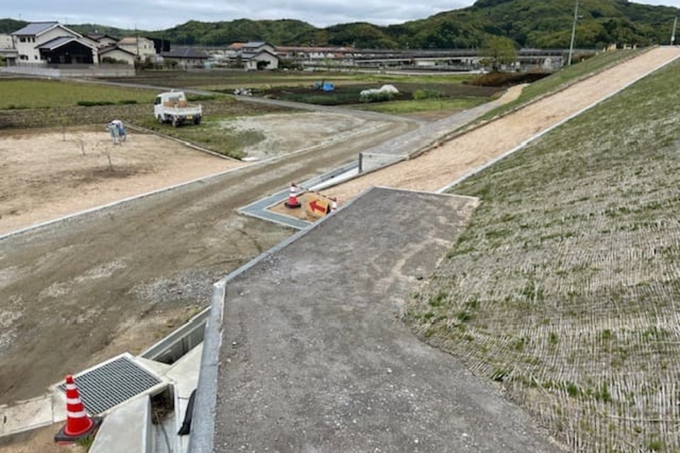 公共　河川工事(取合道工)の画像03